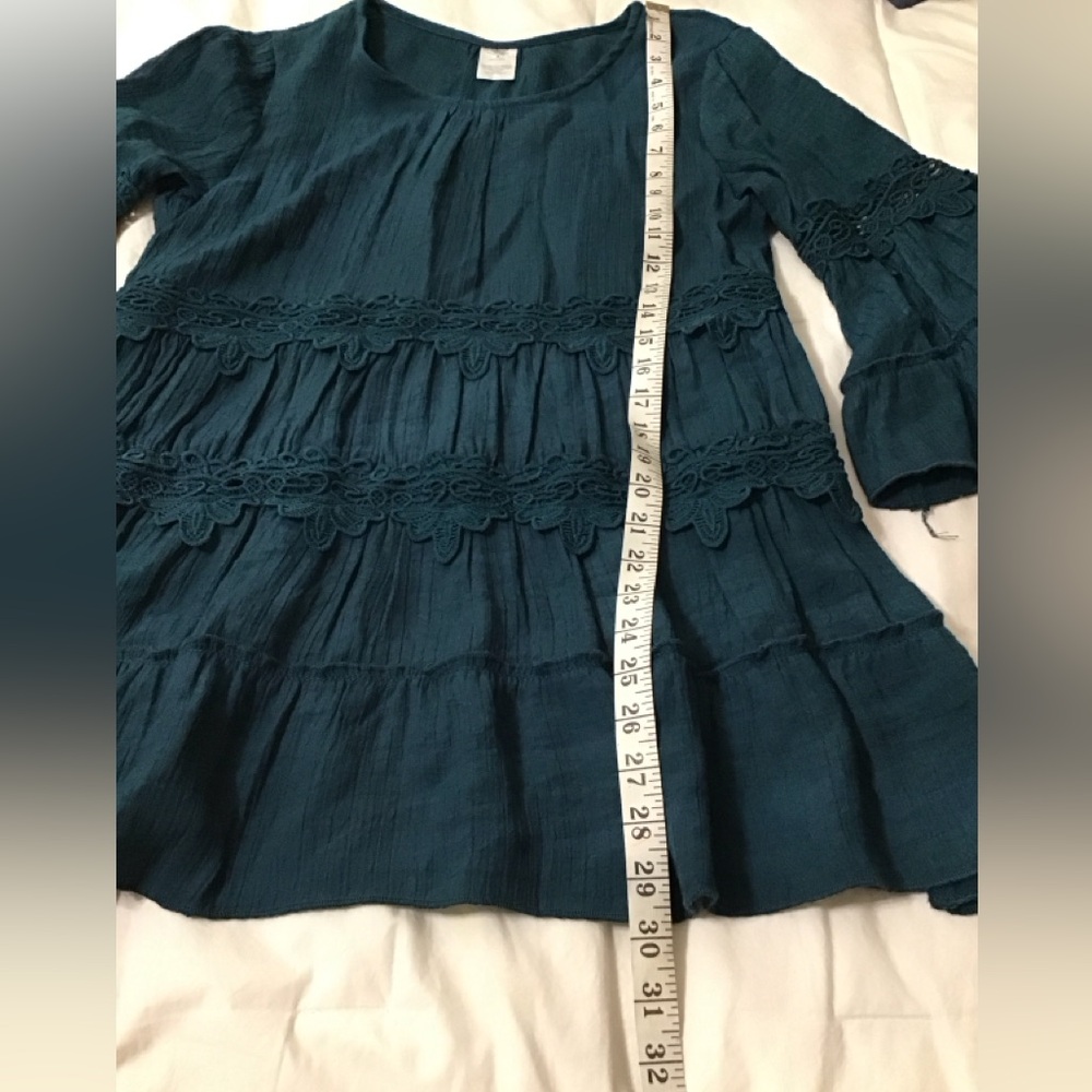 Women’s size medium tunic top
